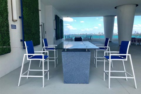 Condominio en alquiler en Miami, Florida, 1 dormitorio, 78.13 m2 № 1944407 - foto 19