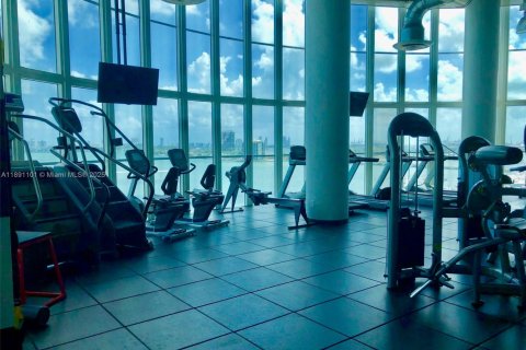 Condominio en alquiler en Miami, Florida, 1 dormitorio, 78.13 m2 № 1944407 - foto 29
