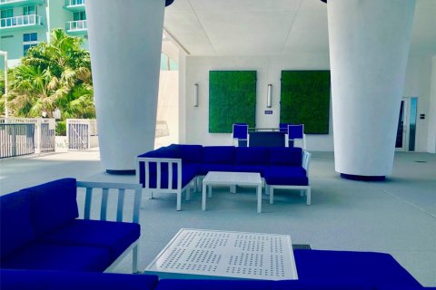 Condominio en alquiler en Miami, Florida, 1 dormitorio, 78.13 m2 № 1944407 - foto 20