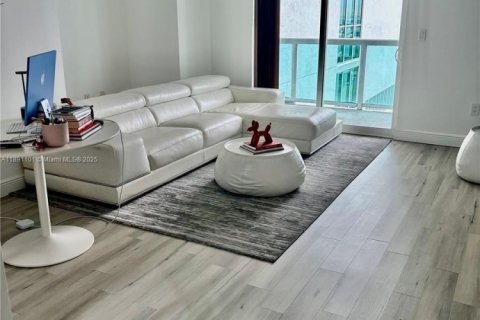 Condominio en alquiler en Miami, Florida, 1 dormitorio, 78.13 m2 № 1944407 - foto 3