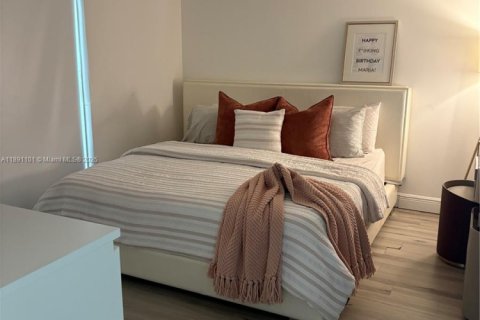 Condominio en alquiler en Miami, Florida, 1 dormitorio, 78.13 m2 № 1944407 - foto 5
