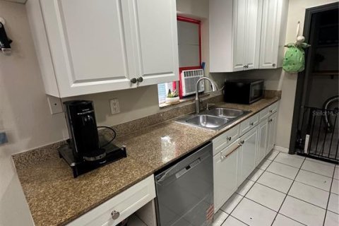 Villa ou maison à vendre à Tampa, Floride: 3 chambres, 107.86 m2 № 2349586 - photo 7