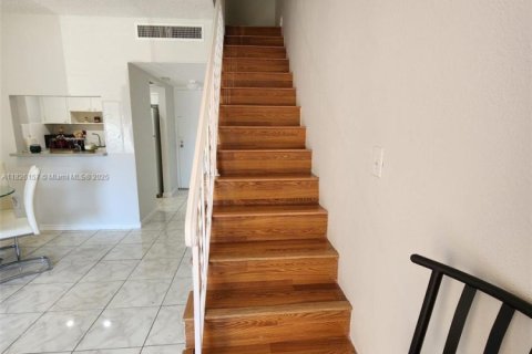 Apartment in Hialeah, Florida 1 bedroom, 75.25 sq.m. № 1794461 - photo 11