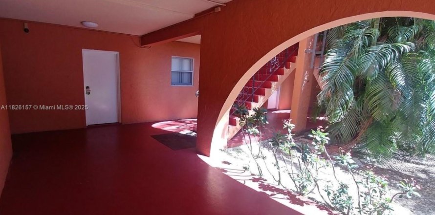Apartment in Hialeah, Florida 1 bedroom, 75.25 sq.m. № 1794461