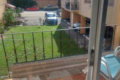 Apartment in Hialeah, Florida 1 bedroom, 75.25 sq.m. № 1794461 - photo 17