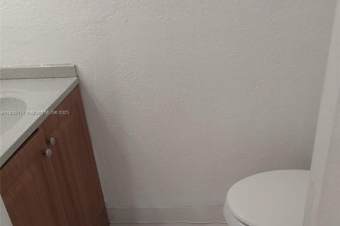 Apartment in Hialeah, Florida 1 bedroom, 75.25 sq.m. № 1794461 - photo 9