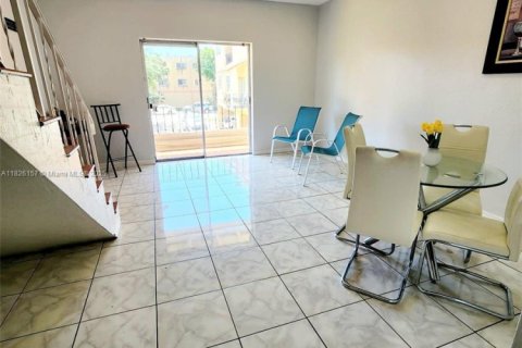 Apartment in Hialeah, Florida 1 bedroom, 75.25 sq.m. № 1794461 - photo 3