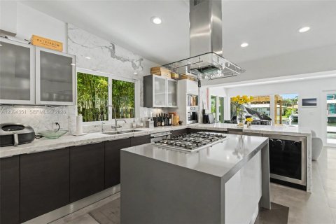 House in Fort Lauderdale, Florida 3 bedrooms, 221.2 sq.m. № 2399653 - photo 19