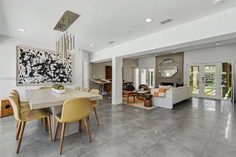 House in Fort Lauderdale, Florida 3 bedrooms, 221.2 sq.m. № 2399653 - photo 16