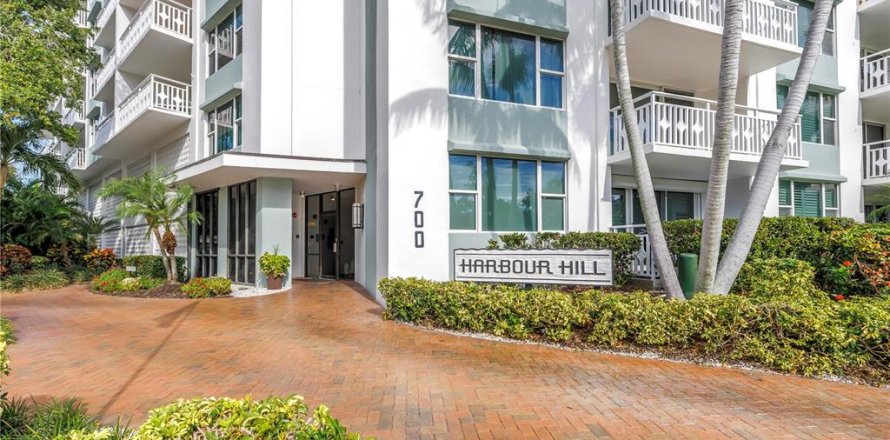 Condominio en Saint Petersburg, Florida, 1 dormitorio  № 2423989