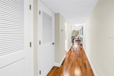 Condominio en venta en Saint Petersburg, Florida, 1 dormitorio, 95.41 m2 № 2423989 - foto 8