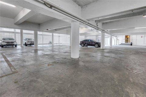 Condominio en venta en Saint Petersburg, Florida, 1 dormitorio, 95.41 m2 № 2423989 - foto 4