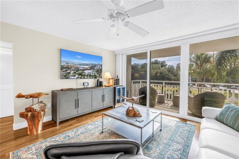 Condominio en venta en Saint Petersburg, Florida, 1 dormitorio, 95.41 m2 № 2423989 - foto 21