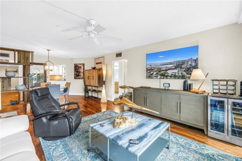 Condominio en venta en Saint Petersburg, Florida, 1 dormitorio, 95.41 m2 № 2423989 - foto 23