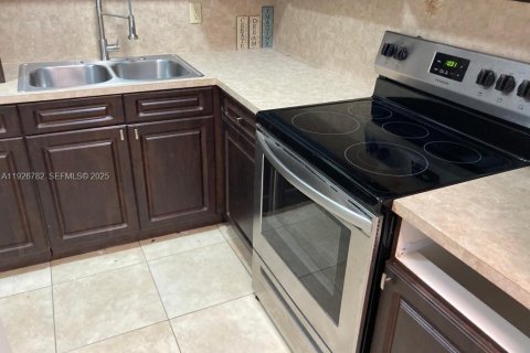 Appartement à louer à Miami, Floride: 2 chambres № 1986159 - photo 2