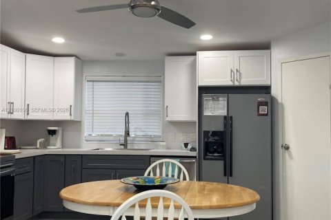 Appartement à louer à Boynton Beach, Floride: 2 chambres, 116.13 m2 № 2402128 - photo 14