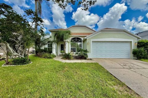 House in Tampa, Florida 4 bedrooms, 189.15 sq.m. № 2373015