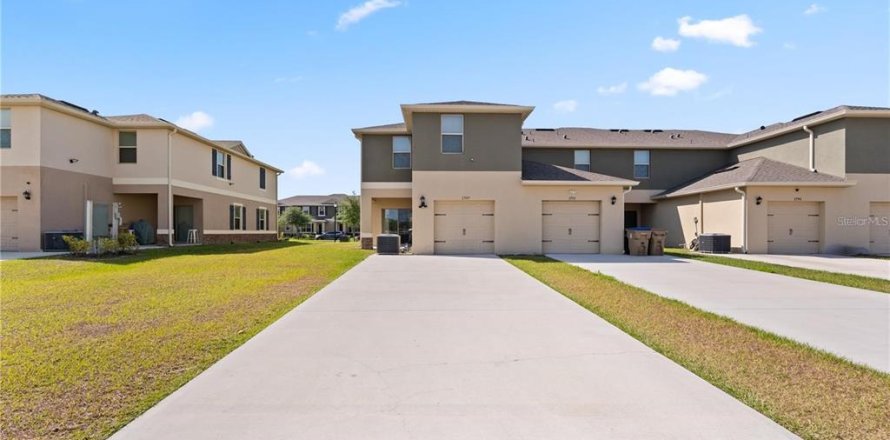 Adosado en Kissimmee, Florida 3 dormitorios, 173.73 m2 № 1917096