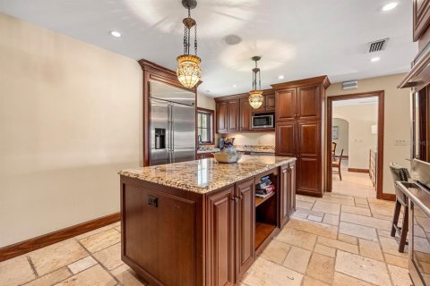 House in Orlando, Florida 3 bedrooms, 312.34 sq.m. № 2091770 - photo 24
