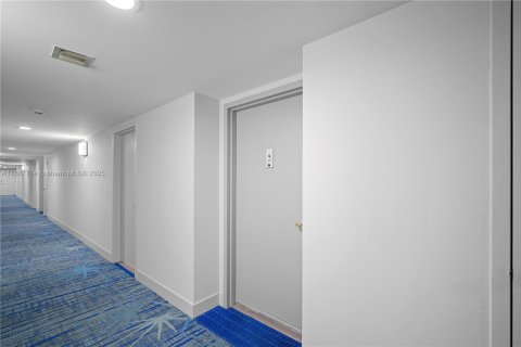 Condo in Fort Lauderdale, Florida, 1 bedroom № 2076758 - photo 5
