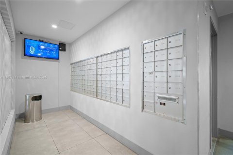 Condo in Fort Lauderdale, Florida, 1 bedroom № 2076758 - photo 16