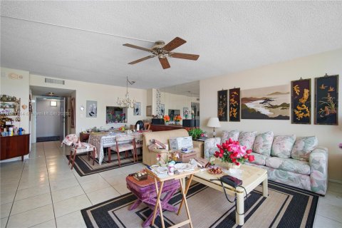 Condo in Fort Lauderdale, Florida, 1 bedroom № 2076758 - photo 8