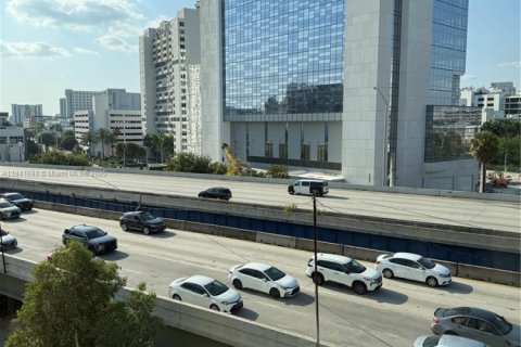 Copropriété à vendre à Miami, Floride: 1 chambre, 69.03 m2 № 1939757 - photo 8