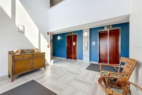 Condo in Treasure Island, Florida, 3 bedrooms  № 2100111 - photo 10