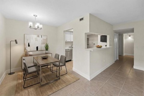 Condominio en venta en Saint Petersburg, Florida, 2 dormitorios, 101.73 m2 № 2203542 - foto 13