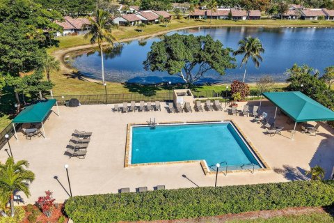 Condo in Boynton Beach, Florida, 3 bedrooms № 2249703 - photo 9