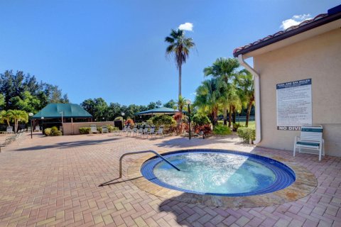 Condo in Boynton Beach, Florida, 3 bedrooms № 2249703 - photo 10