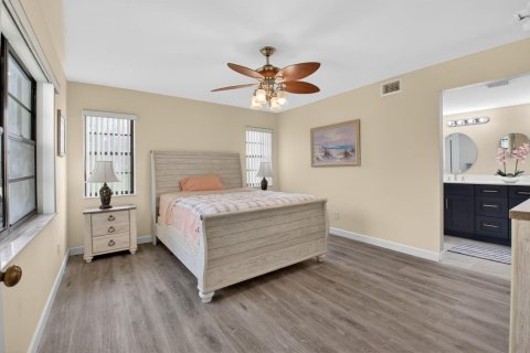 Condo in Boynton Beach, Florida, 3 bedrooms № 2249703 - photo 12
