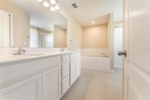 House in Davenport, Florida 4 bedrooms, 294.87 sq.m. № 1904050 - photo 21