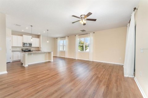 House in Davenport, Florida 4 bedrooms, 294.87 sq.m. № 1904050 - photo 5