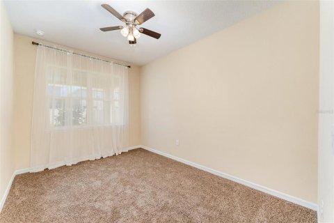 House in Davenport, Florida 4 bedrooms, 294.87 sq.m. № 1904050 - photo 12