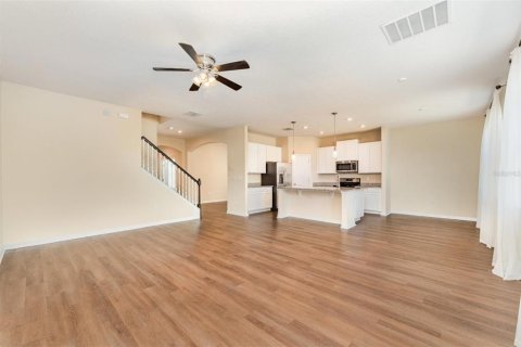 House in Davenport, Florida 4 bedrooms, 294.87 sq.m. № 1904050 - photo 6