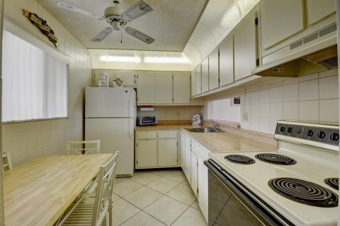Купить кондоминиум в Делрей-Бич, Флорида 6 комнат, 86.4м2, № 2147245 - фото 12