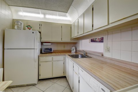 Купить кондоминиум в Делрей-Бич, Флорида 6 комнат, 86.4м2, № 2147245 - фото 13