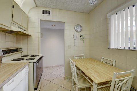 Купить кондоминиум в Делрей-Бич, Флорида 6 комнат, 86.4м2, № 2147245 - фото 15