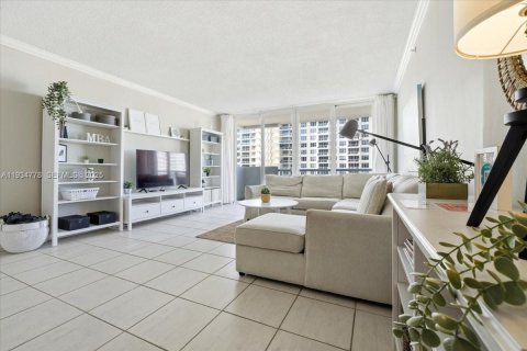 Condominio en venta en Miami Beach, Florida, 1 dormitorio, 89.19 m2 № 1993648 - foto 5