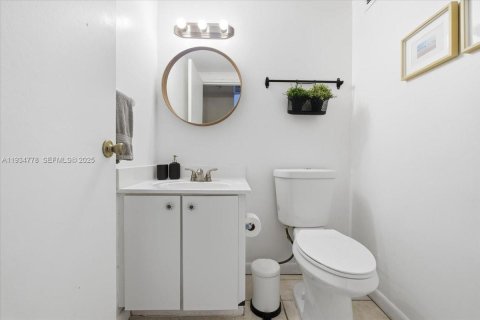 Condominio en venta en Miami Beach, Florida, 1 dormitorio, 89.19 m2 № 1993648 - foto 9