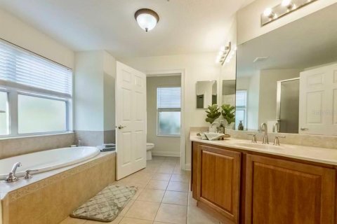 Adosado en venta en Orlando, Florida, 3 dormitorios, 231.23 m2 № 2201938 - foto 22