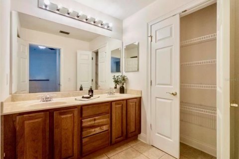 Adosado en venta en Orlando, Florida, 3 dormitorios, 231.23 m2 № 2201938 - foto 25
