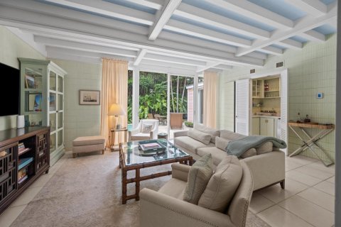 House in Palm Beach, Florida 5 bedrooms, 345.69 sq.m. № 2087773 - photo 11