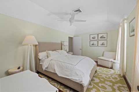 House in Palm Beach, Florida 5 bedrooms, 345.69 sq.m. № 2087773 - photo 19