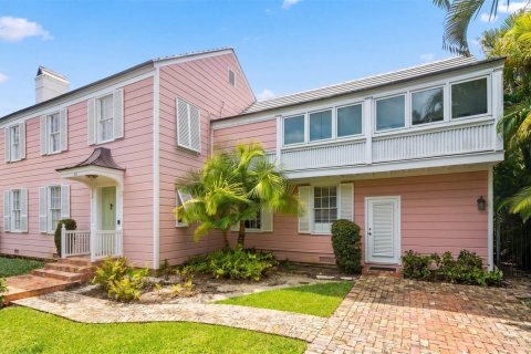 House in Palm Beach, Florida 5 bedrooms, 345.69 sq.m. № 2087773
