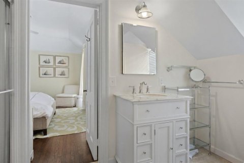 House in Palm Beach, Florida 5 bedrooms, 345.69 sq.m. № 2087773 - photo 20