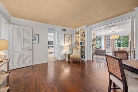 House in Palm Beach, Florida 5 bedrooms, 345.69 sq.m. № 2087773 - photo 8