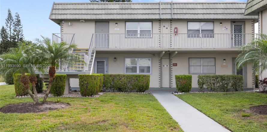 Condominio en Delray Beach, Florida, 2 dormitorios  № 2056088