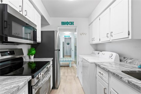 Condominio en venta en Largo, Florida, 2 dormitorios, 65.4 m2 № 2230876 - foto 4